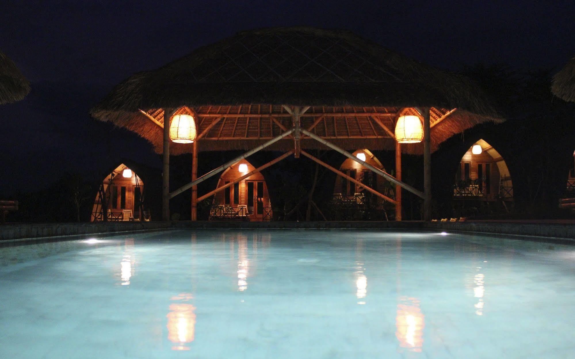 Ekas Breaks Otel Dış mekan fotoğraf